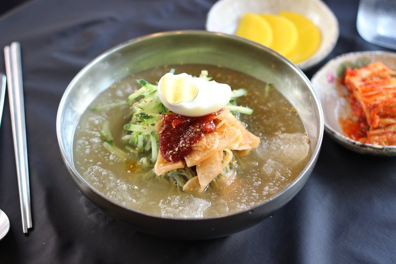 물냉면